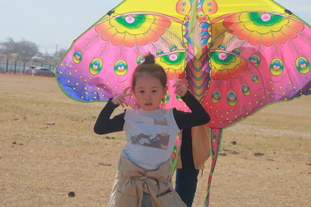 🌸电视家【今期澳门三肖三码开一码】-“中国最冷小镇”：杜鹃花开 大地披彩衣