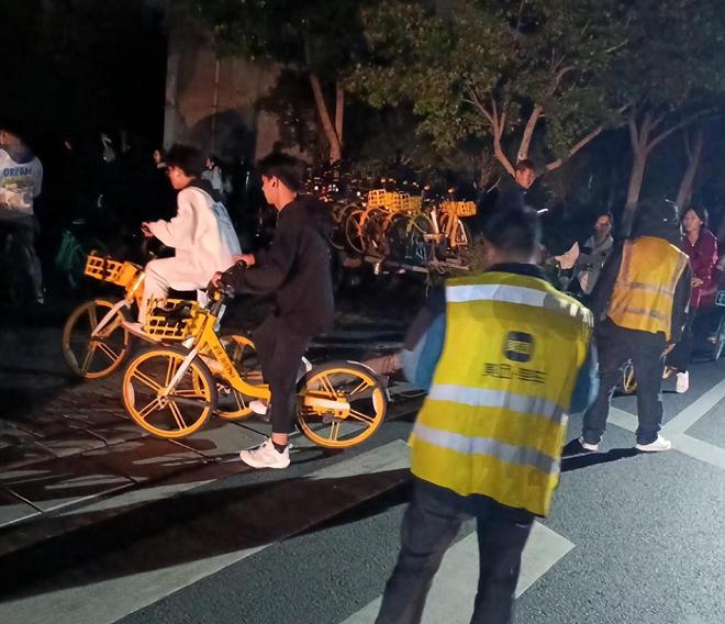 夜骑开封共享单车遭遇记，探索共享单车背后的倒卖故事