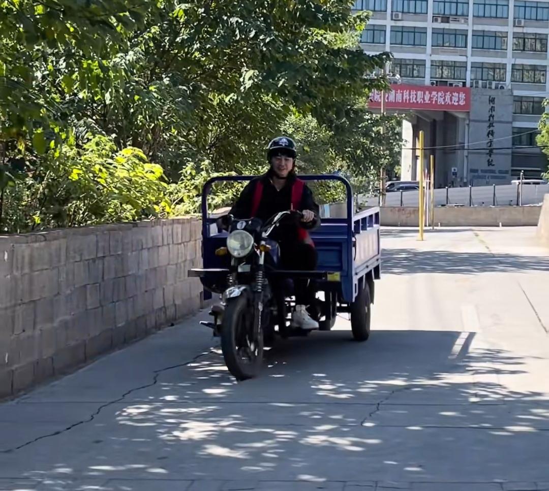 曾毅考三轮摩托车驾驶证的益阳之旅