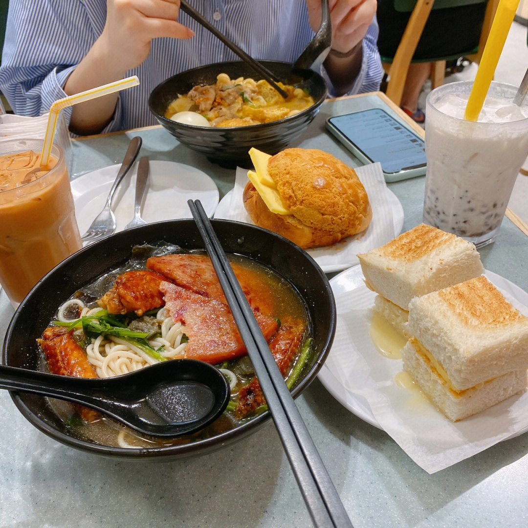 香港茶餐厅美食，品味独特的港式风味之旅