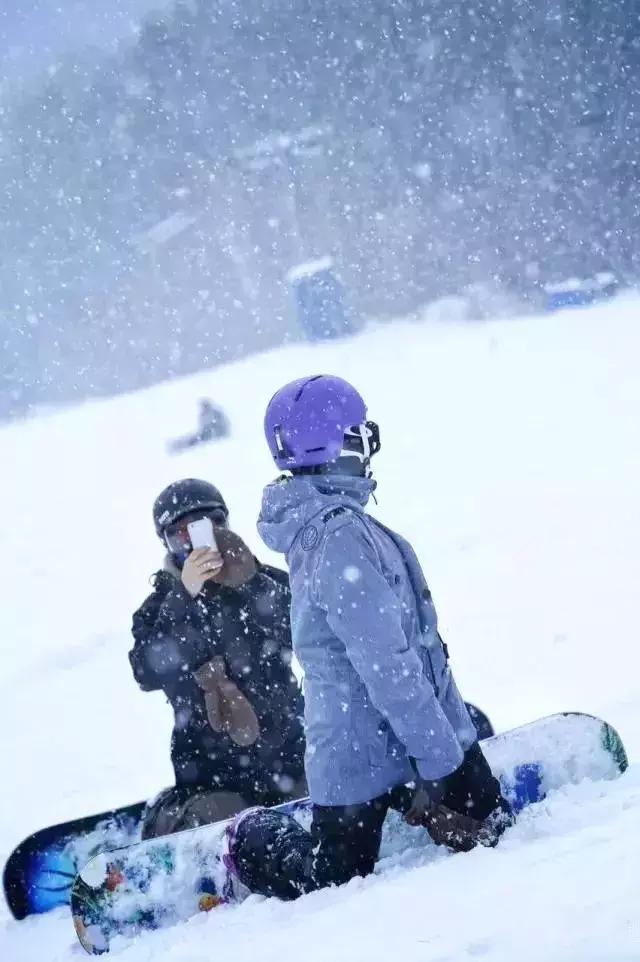 滑雪装备全面解析，初学者至高手的必备装备指南