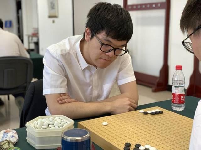 柯洁，世界围棋九冠王的荣耀与奋斗之路