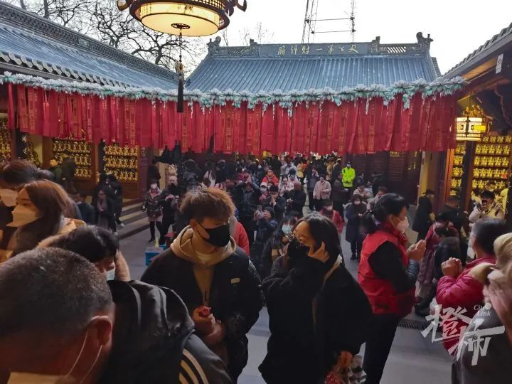 天下第一财神庙，深夜的信仰热闹与神秘力量