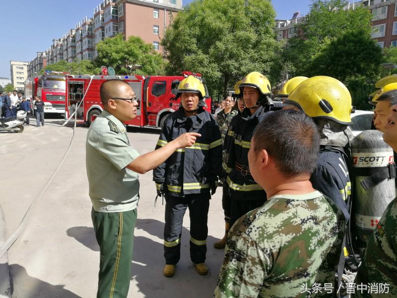 不实传闻背后的真相，小区火灾中的物业门锁问题深度剖析