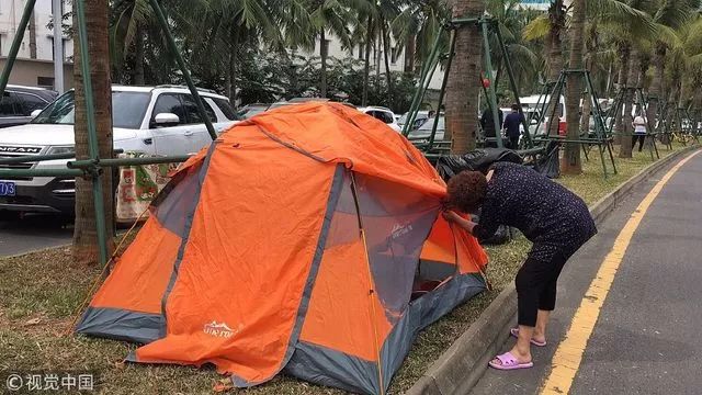 中国游客南极滞留事件，额外花费二十万背后的真相探索